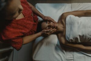 London’s Tempting Touch: Discover the Art of Erotic Massage